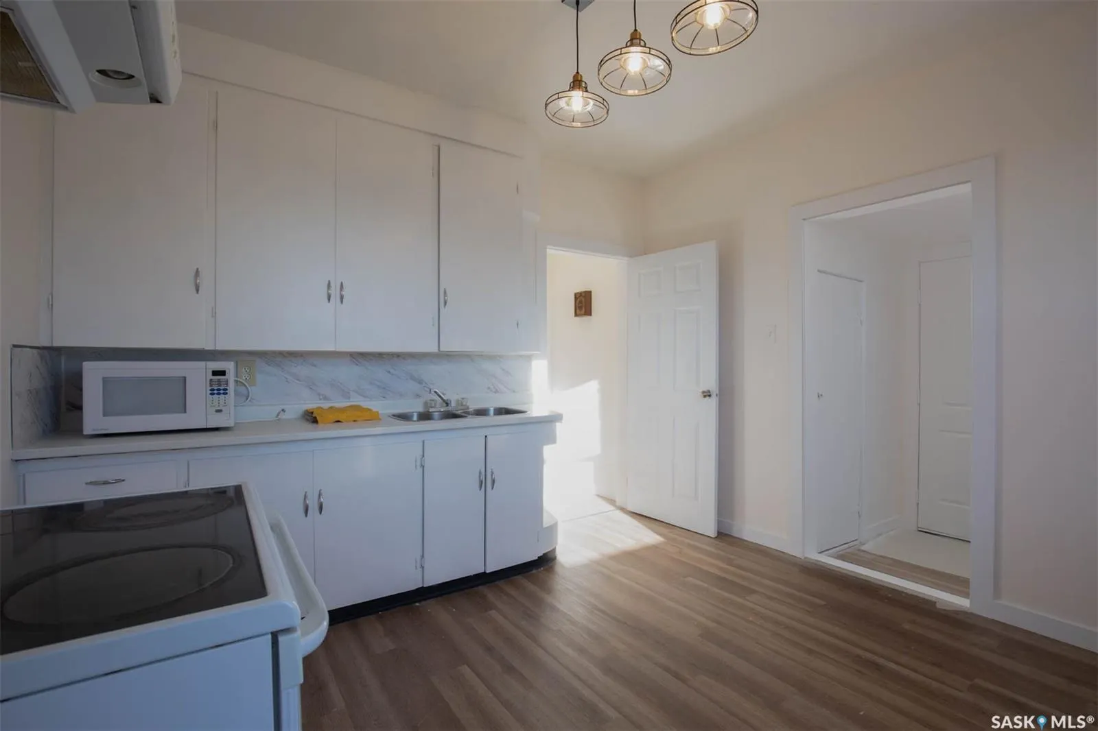 375 Fairford STREET W