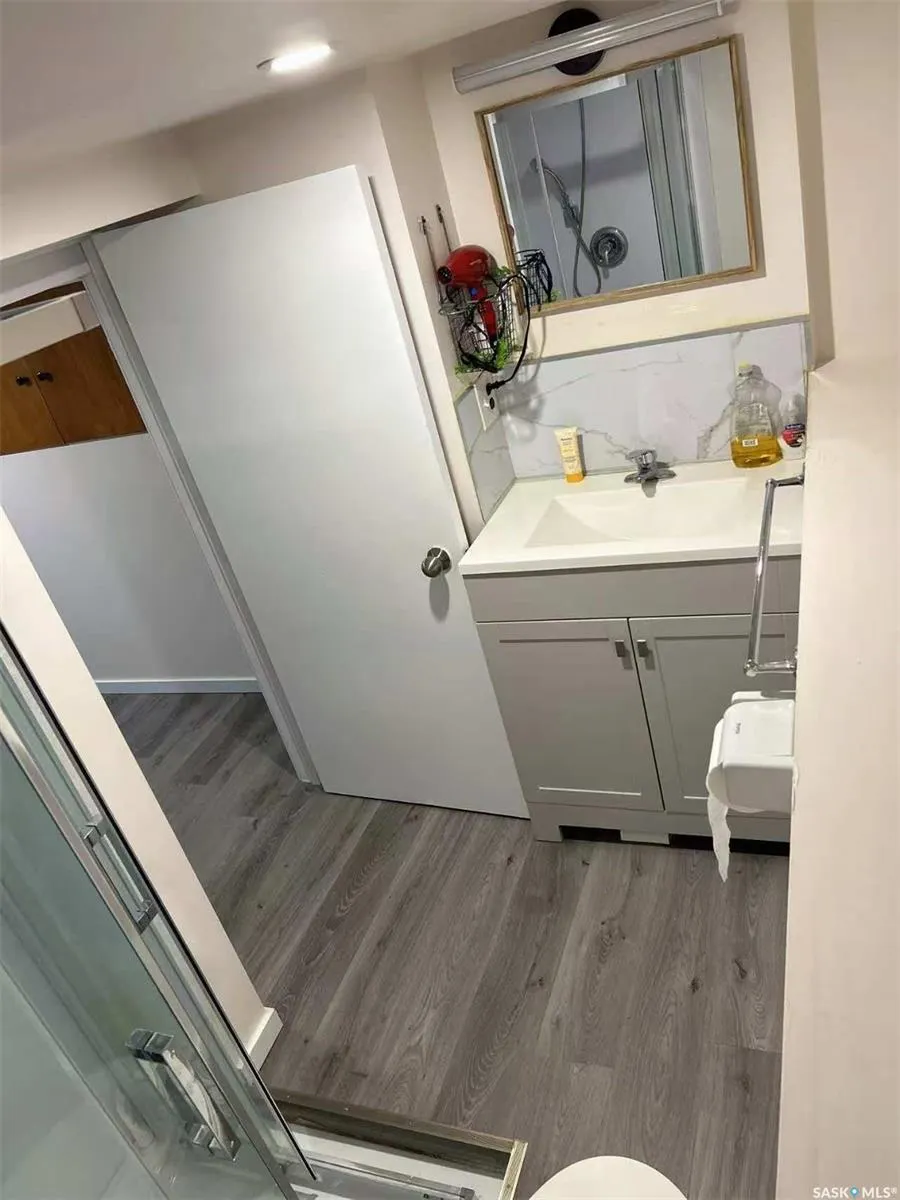 375 Fairford STREET W