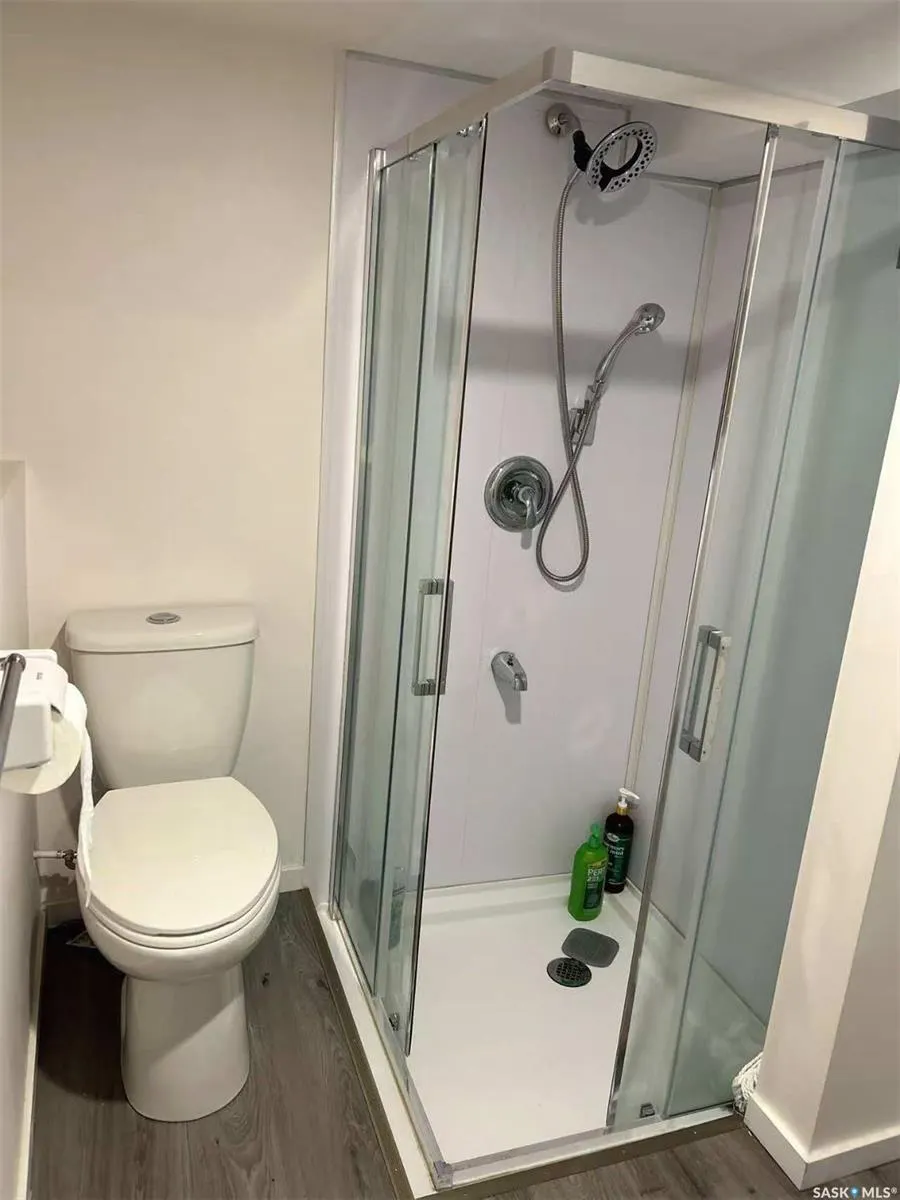 375 Fairford STREET W