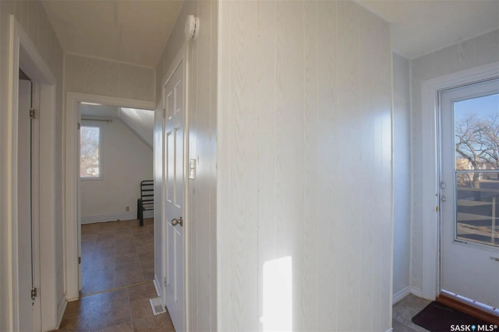 375 Fairford STREET W