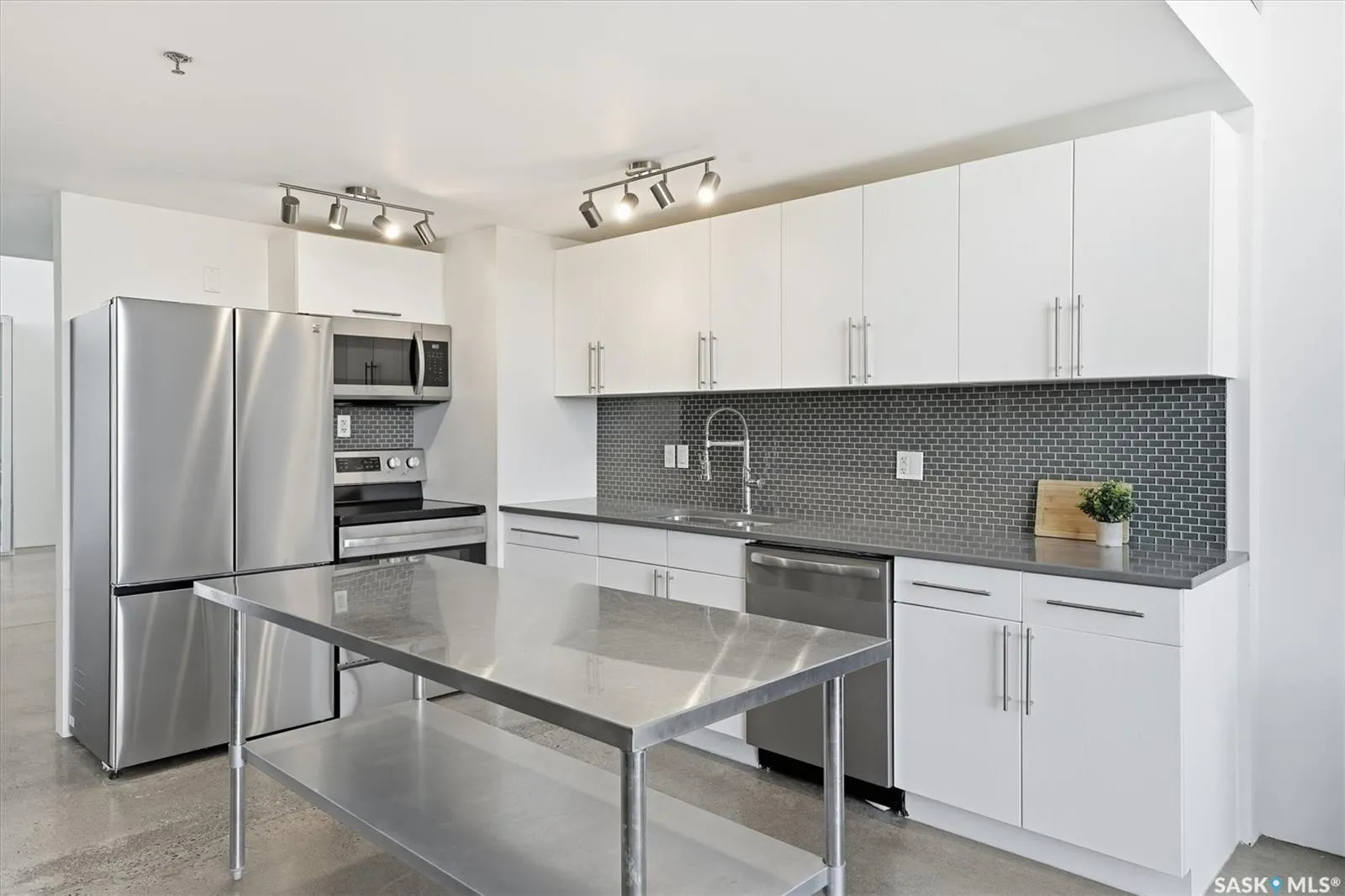 120 23rd STREET E, #529