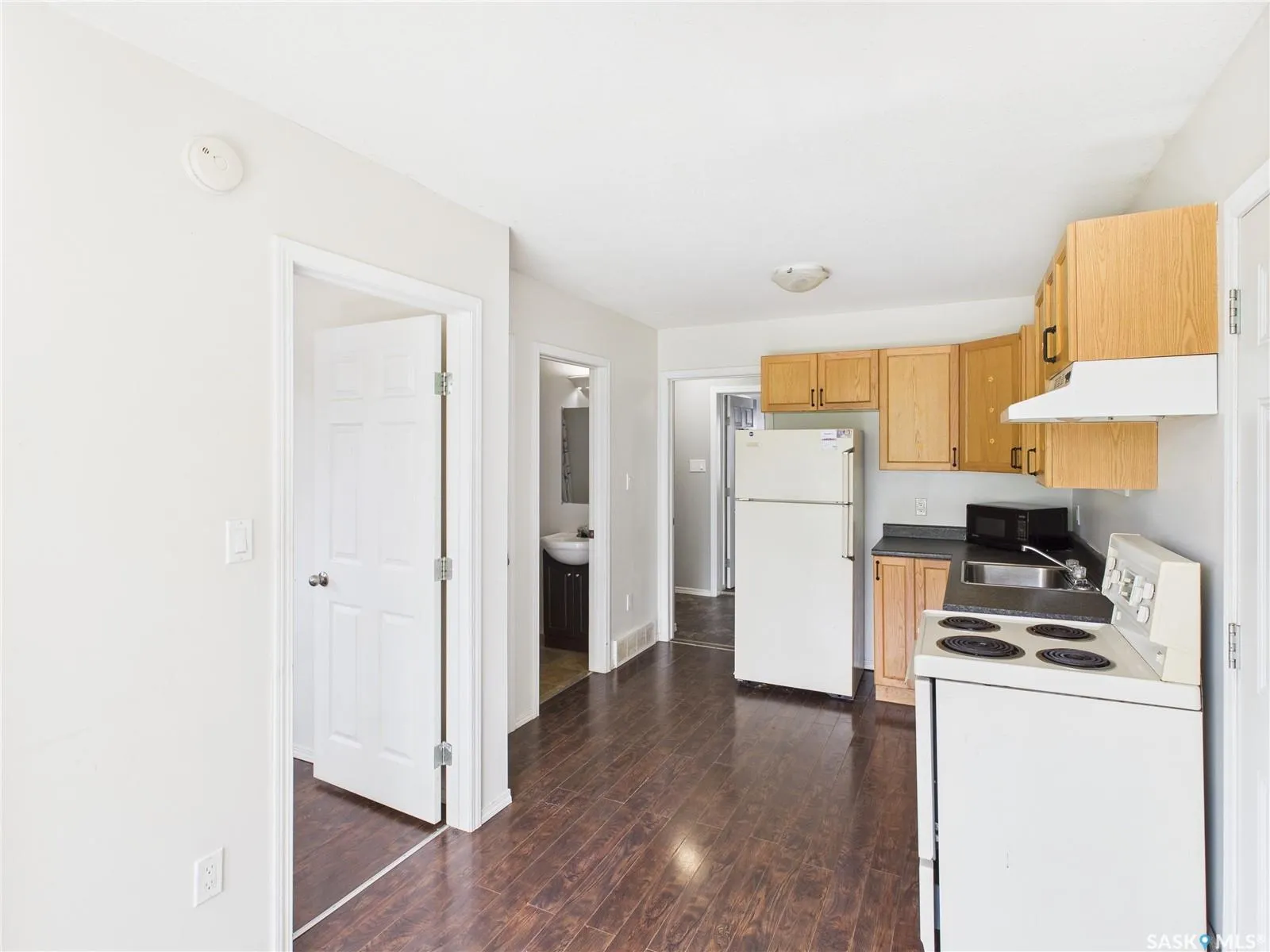 619 7th STREET E