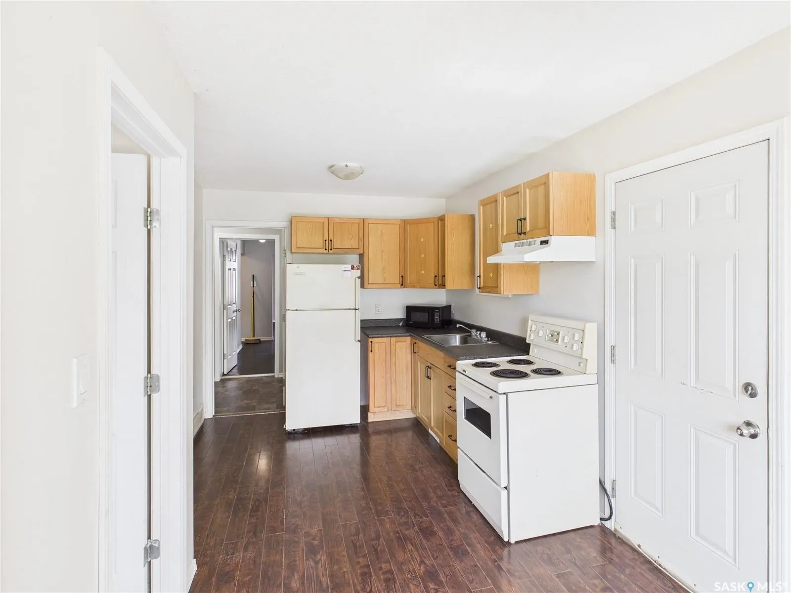 619 7th STREET E
