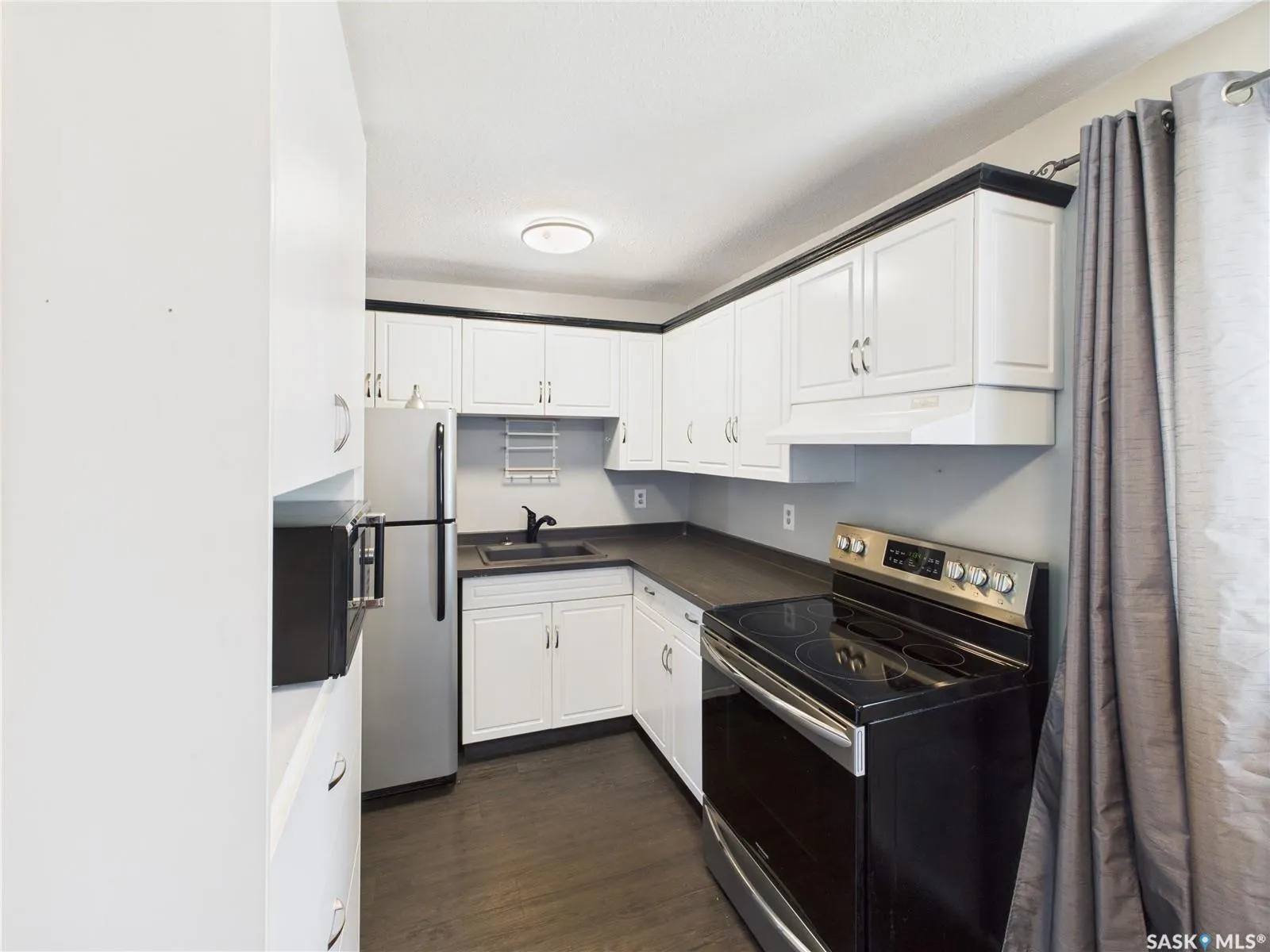 619 7th STREET E