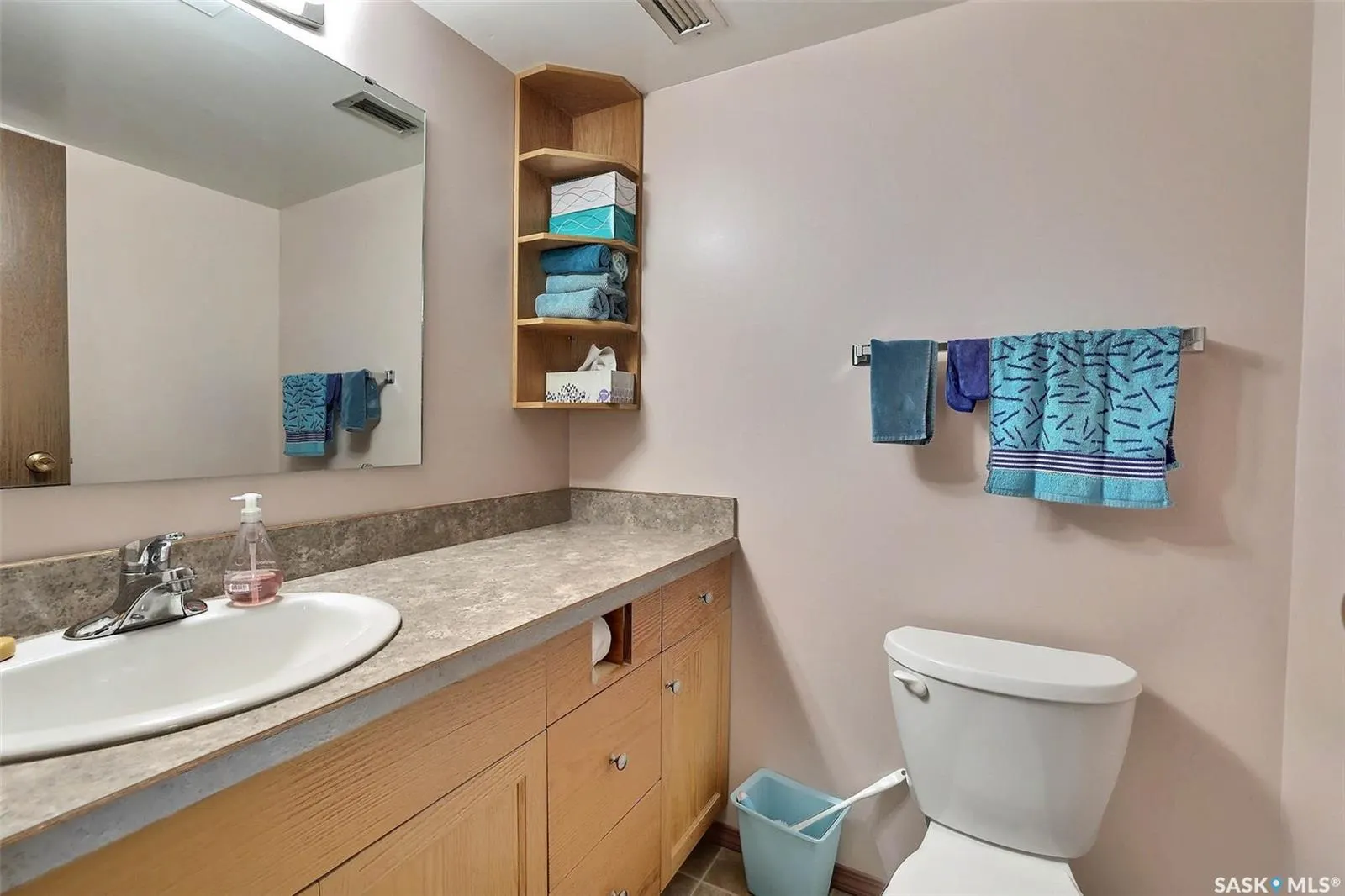 3520 HILLSDALE STREET, #204