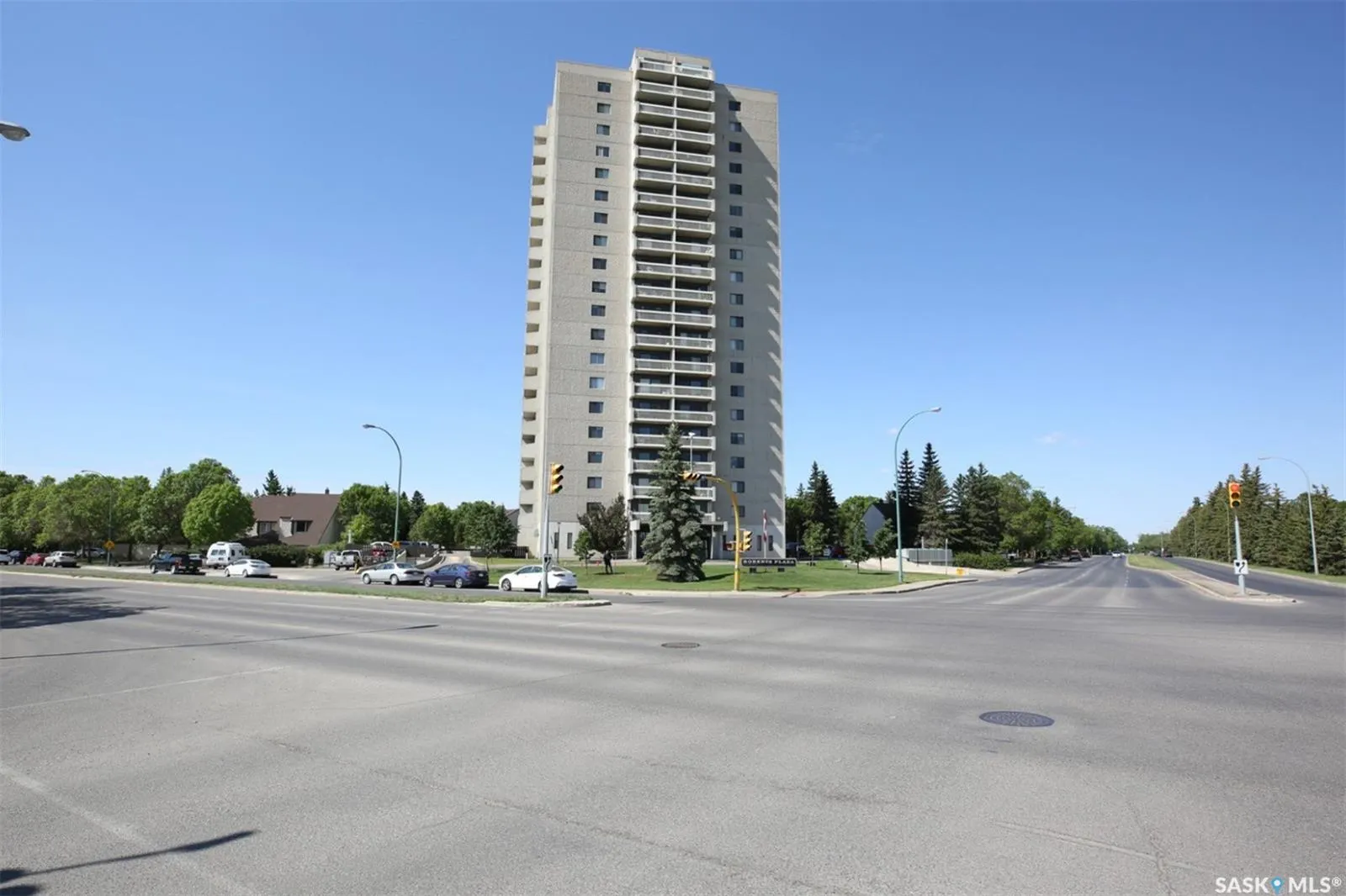 3520 HILLSDALE STREET, #204