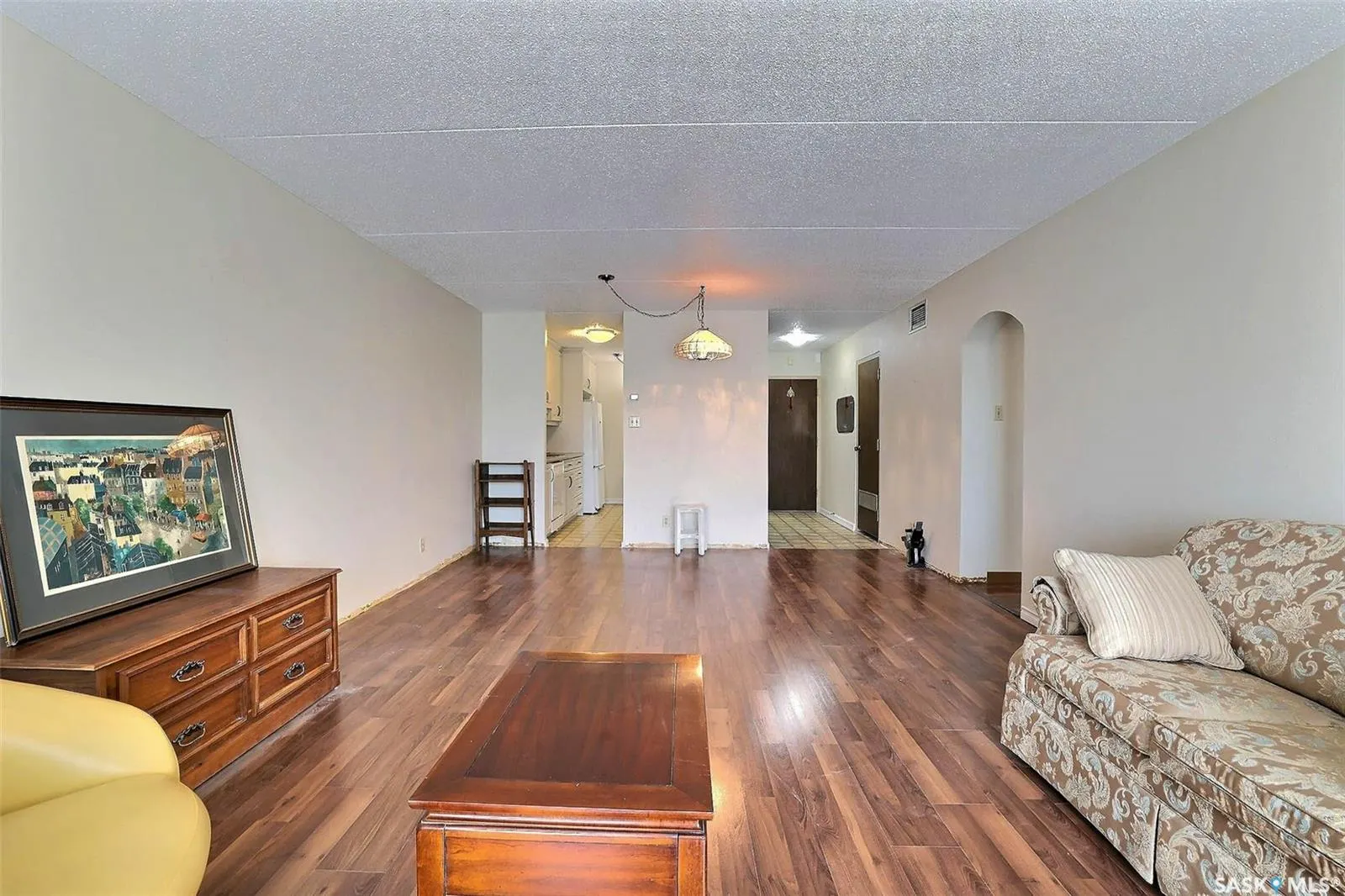 3520 HILLSDALE STREET, #204