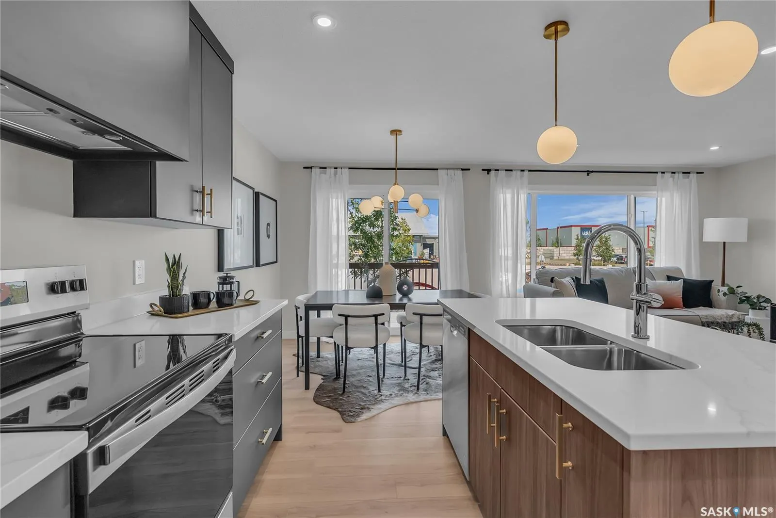 155 McFaull WAY, #403