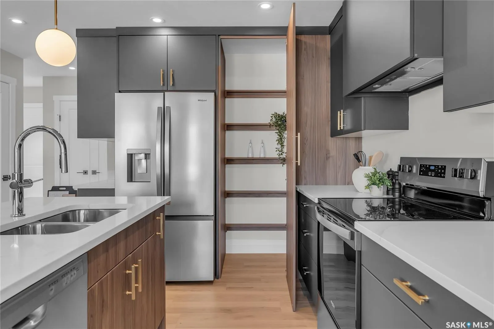 155 McFaull WAY, #408