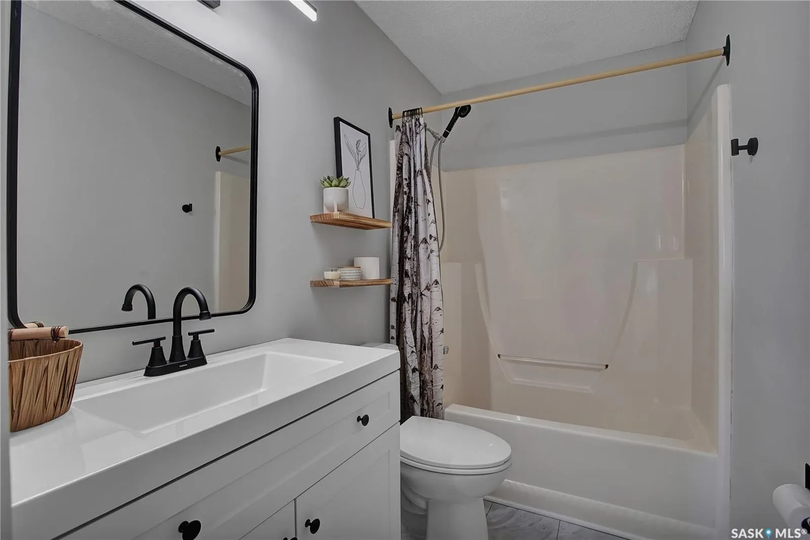 209a Cree PLACE, #301