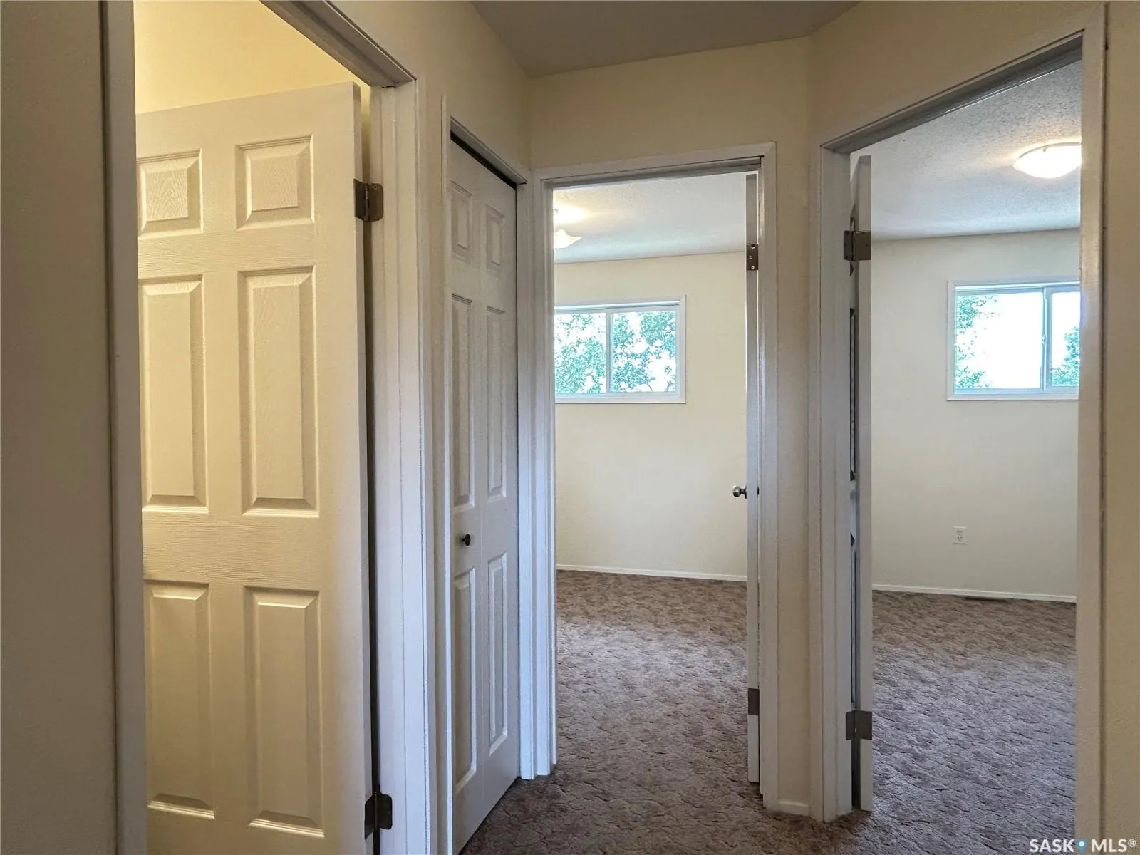 242 Lochrie CRESCENT