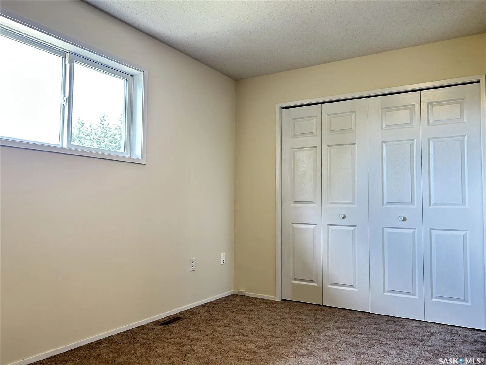 242 Lochrie CRESCENT