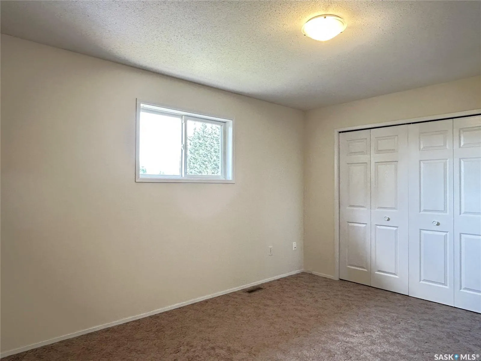242 Lochrie CRESCENT
