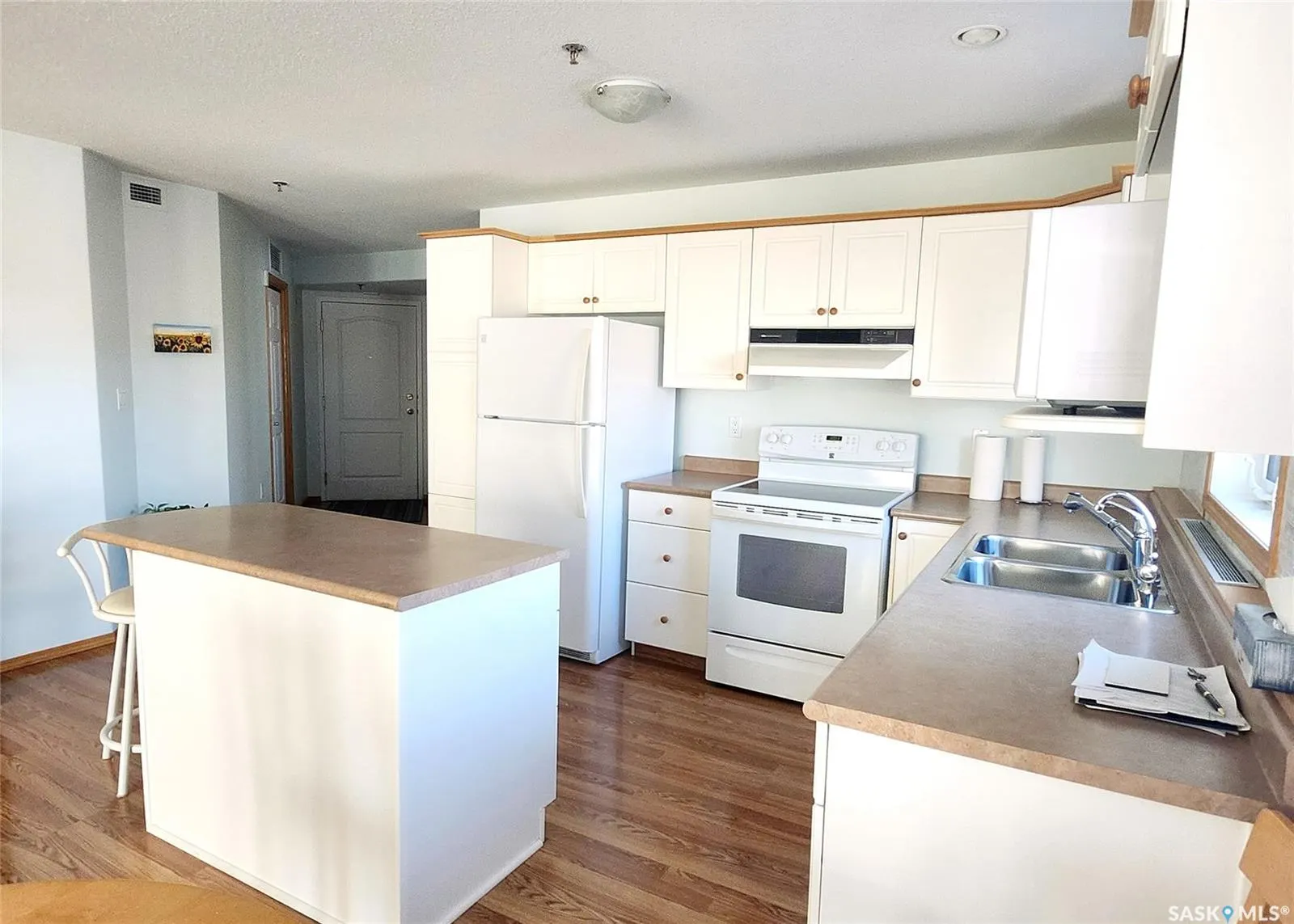 205 McIntyre STREET N, #302