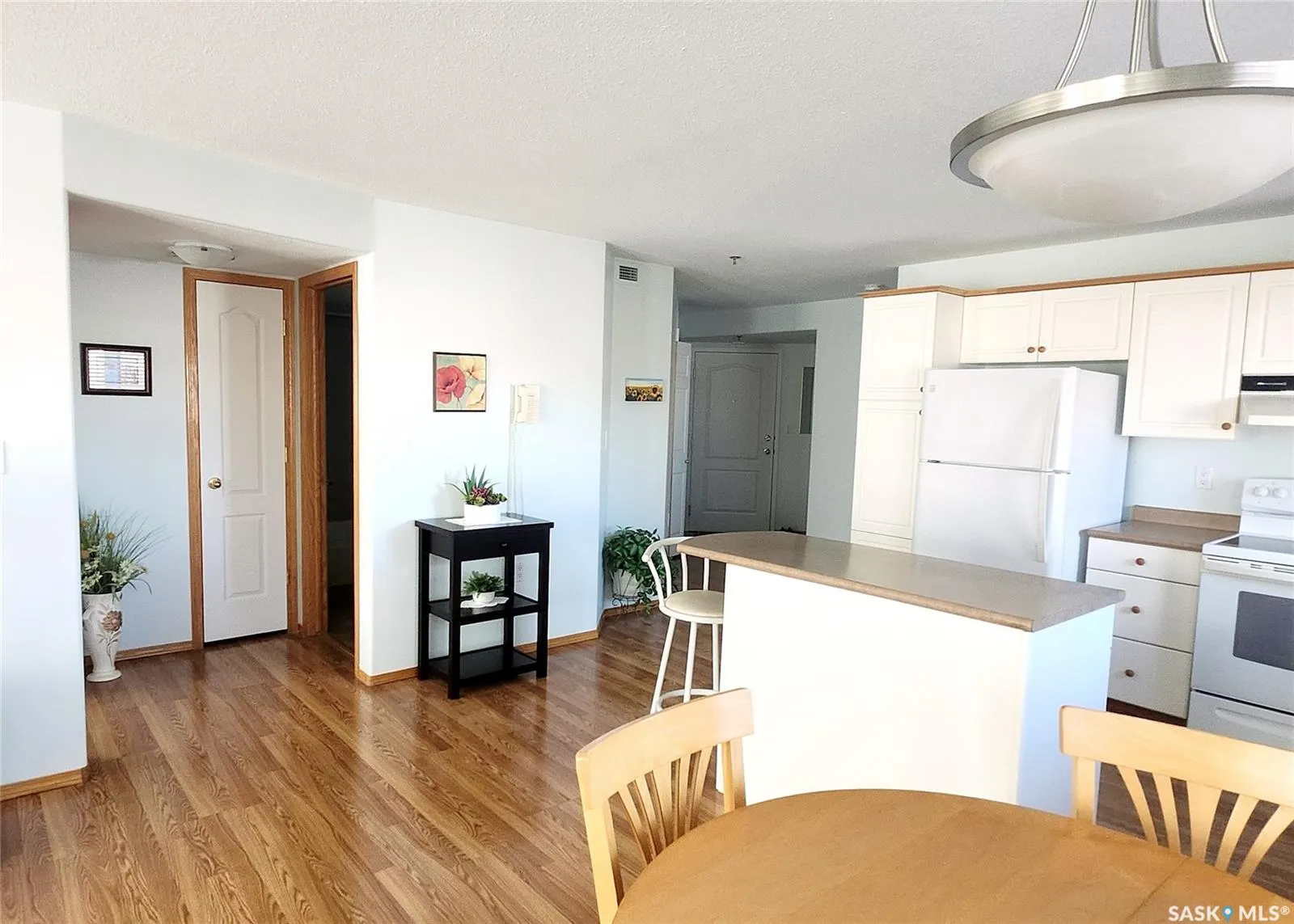 205 McIntyre STREET N, #302