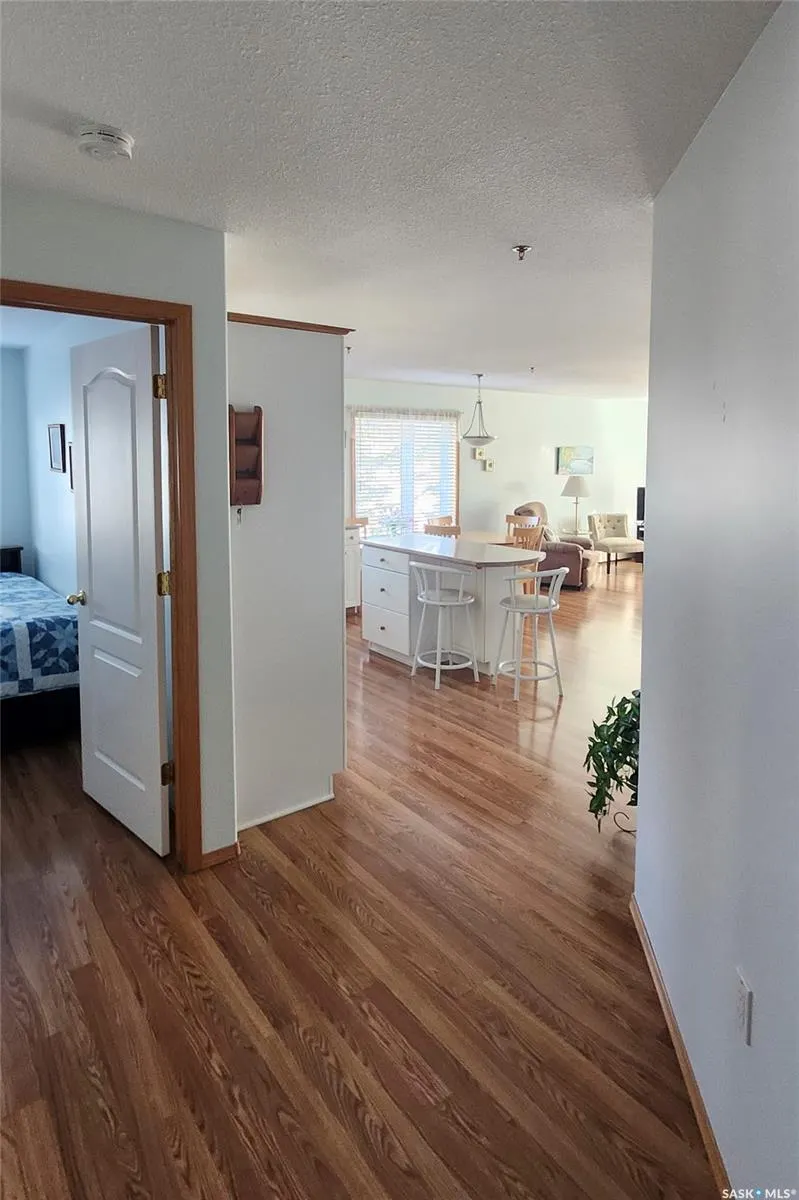 205 McIntyre STREET N, #302