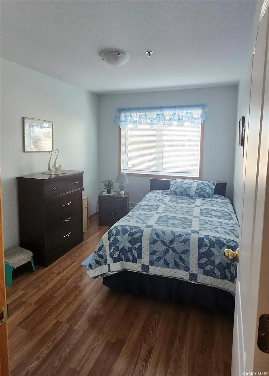 205 McIntyre STREET N, #302