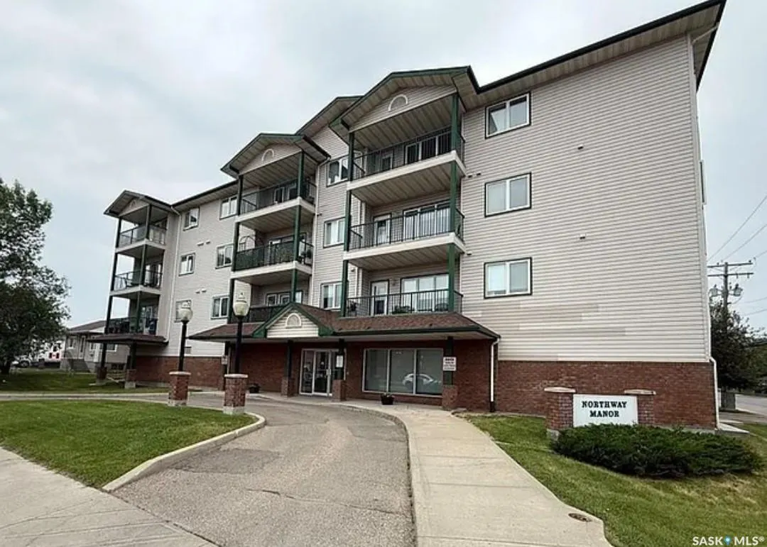 205 McIntyre STREET N, #302