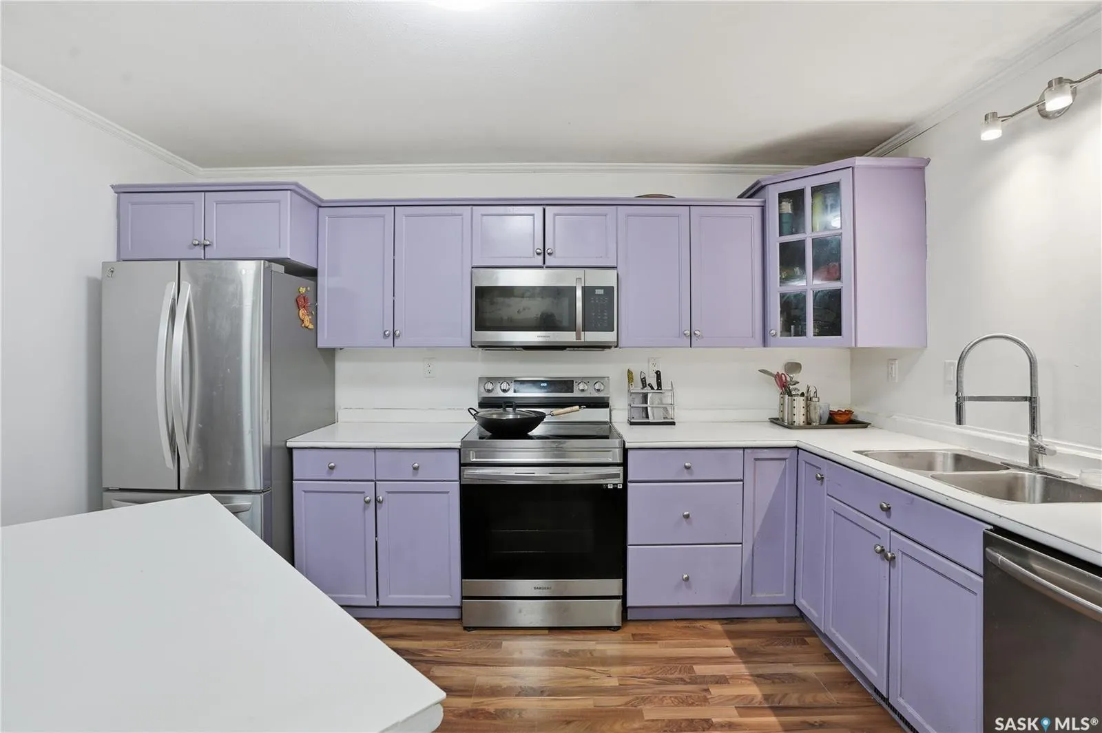 715 Hart ROAD, #201