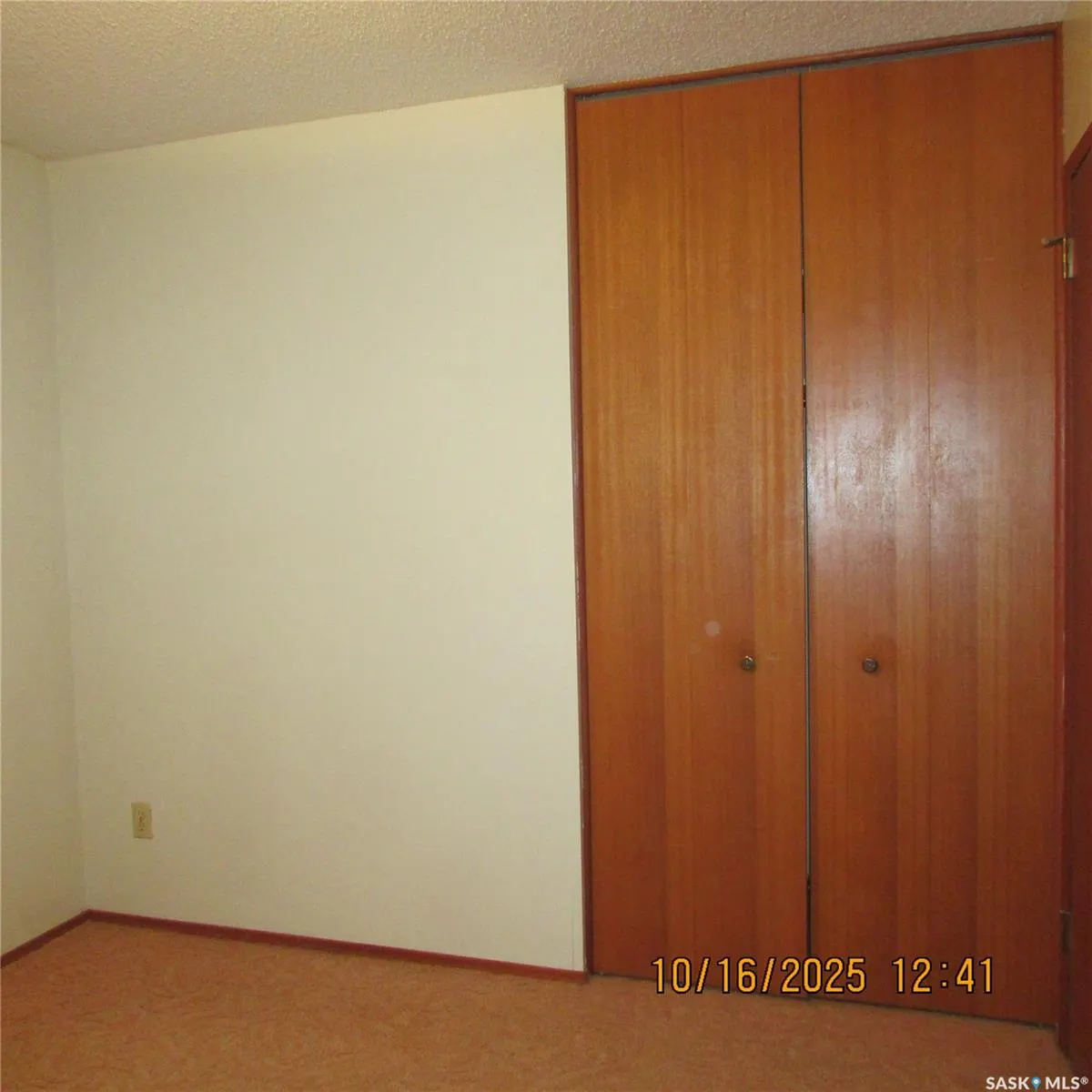 406 Chickney AVENUE