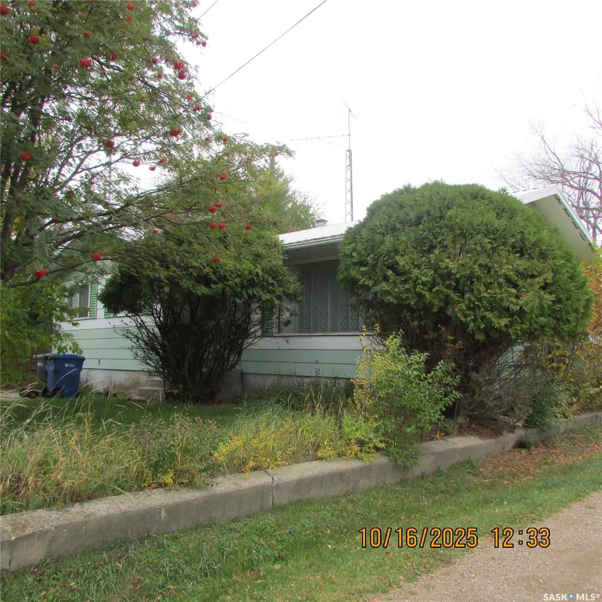 406 Chickney AVENUE