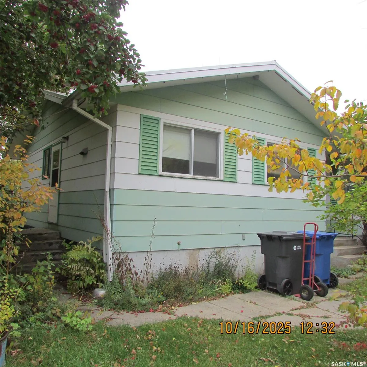 406 Chickney AVENUE