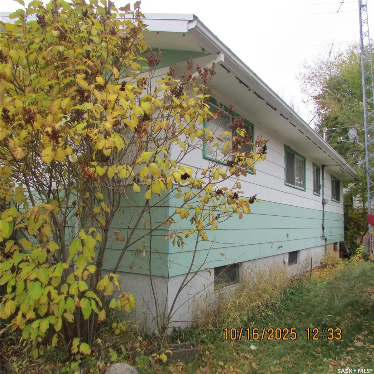 406 Chickney AVENUE