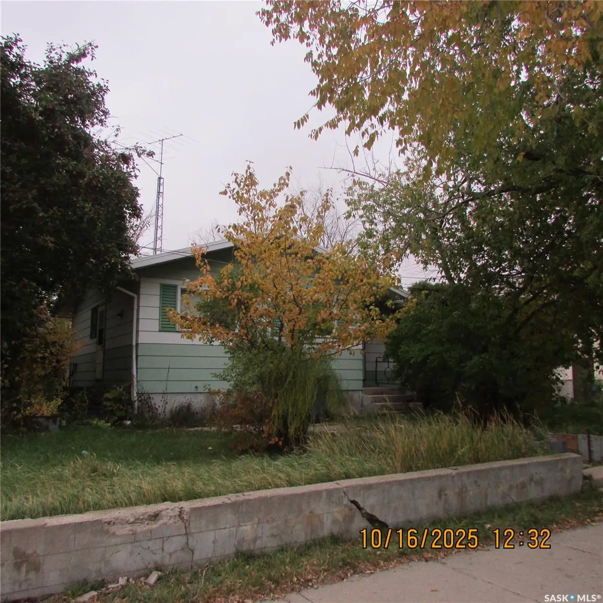 406 Chickney AVENUE