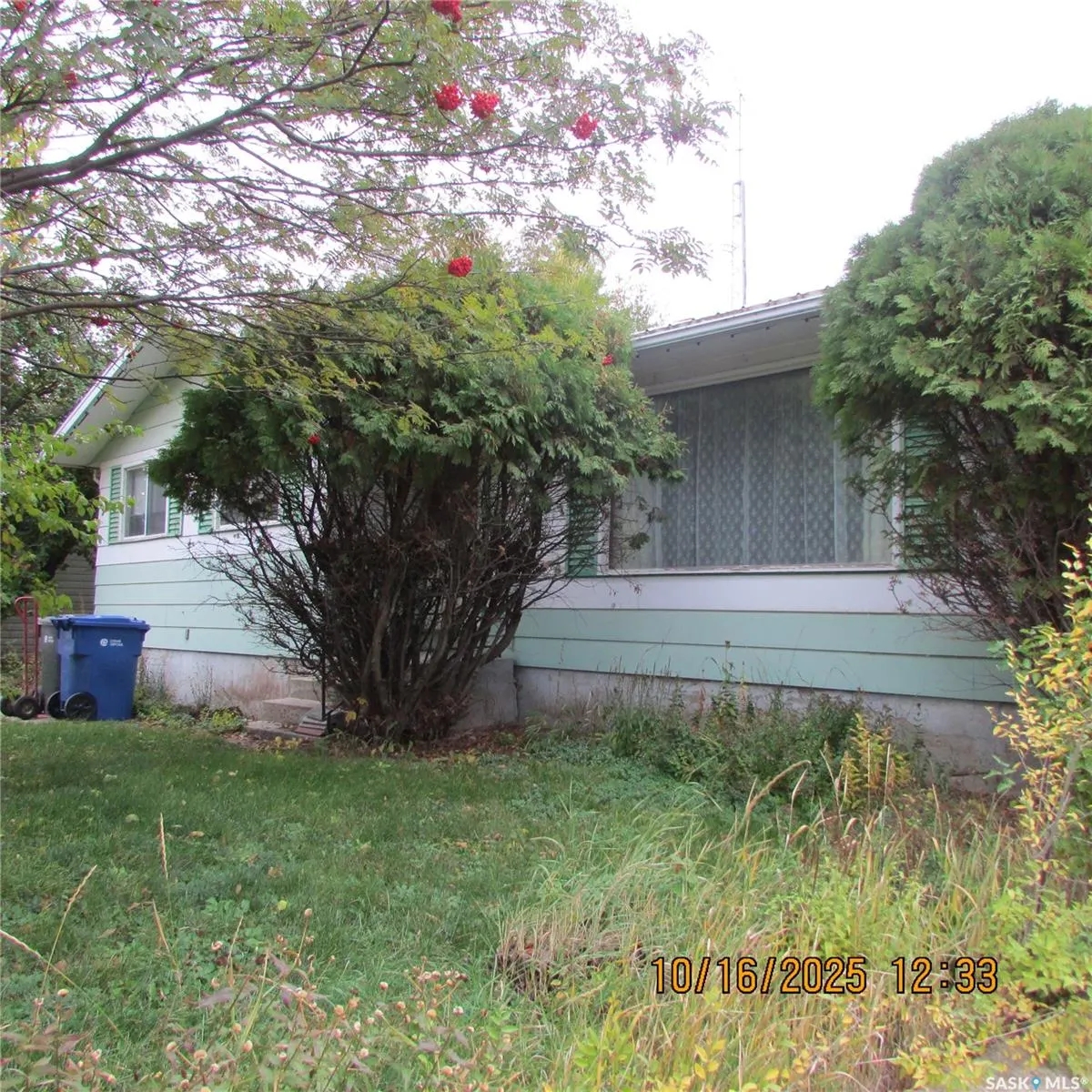 406 Chickney AVENUE