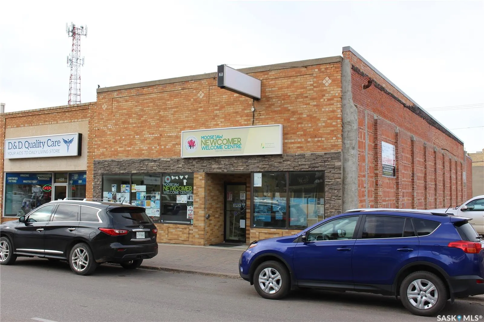 432 Main STREET N