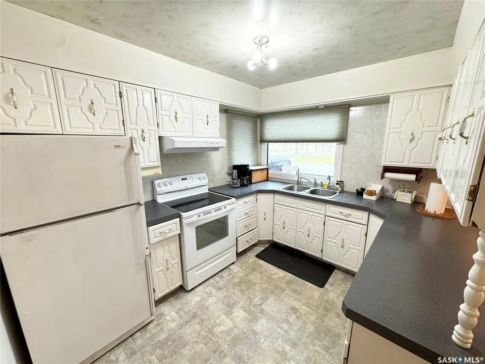 702 Portage AVENUE