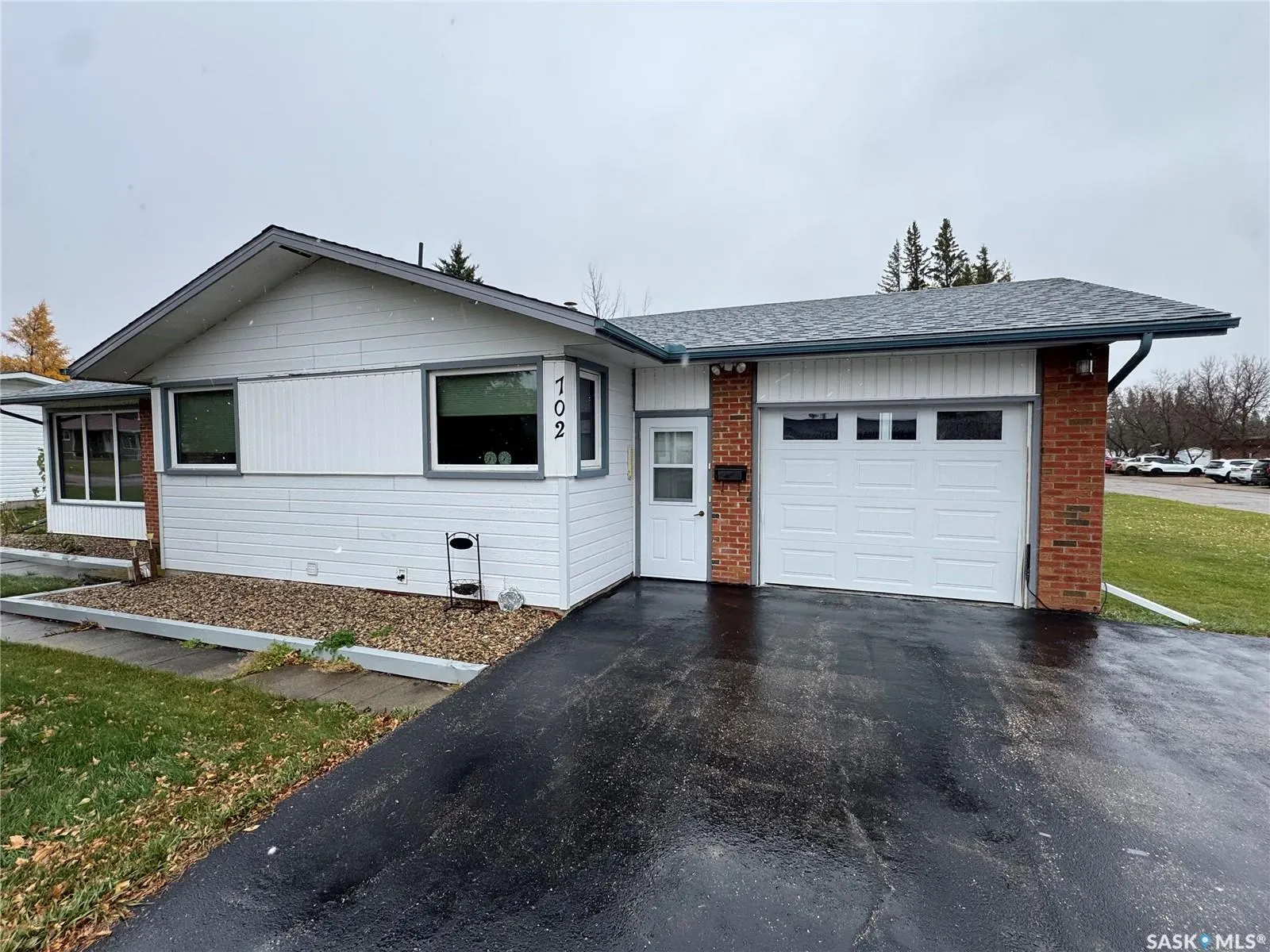 702 Portage AVENUE