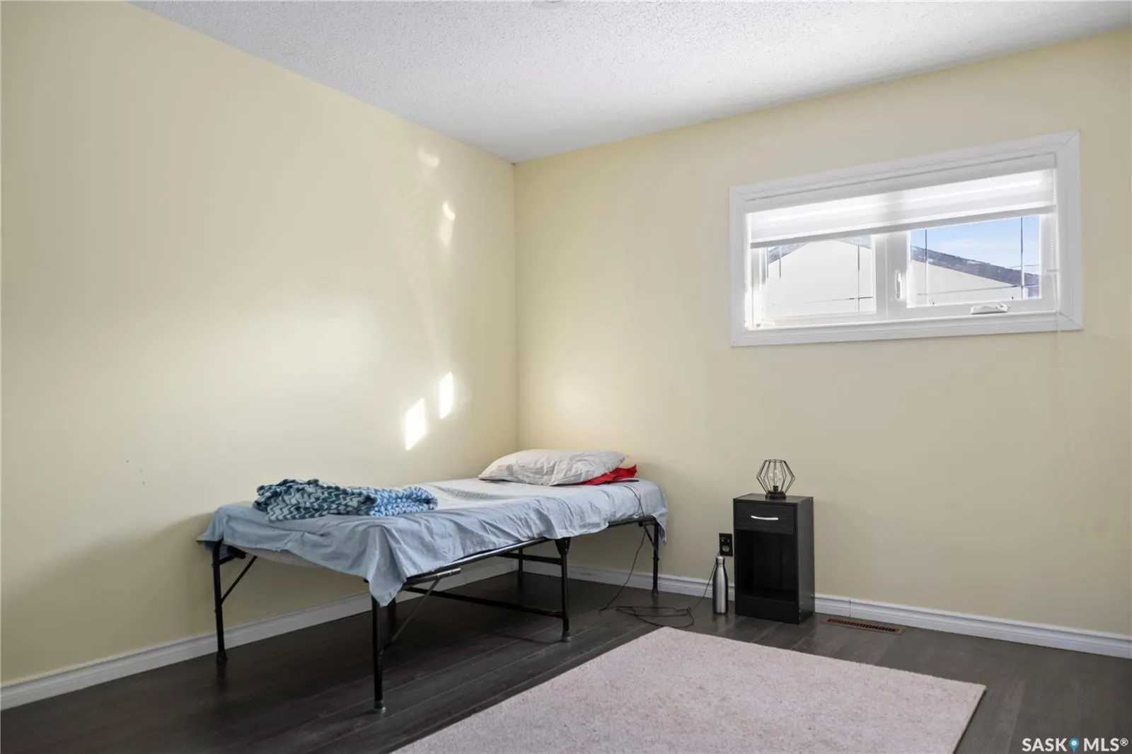 87 Robinson CRESCENT