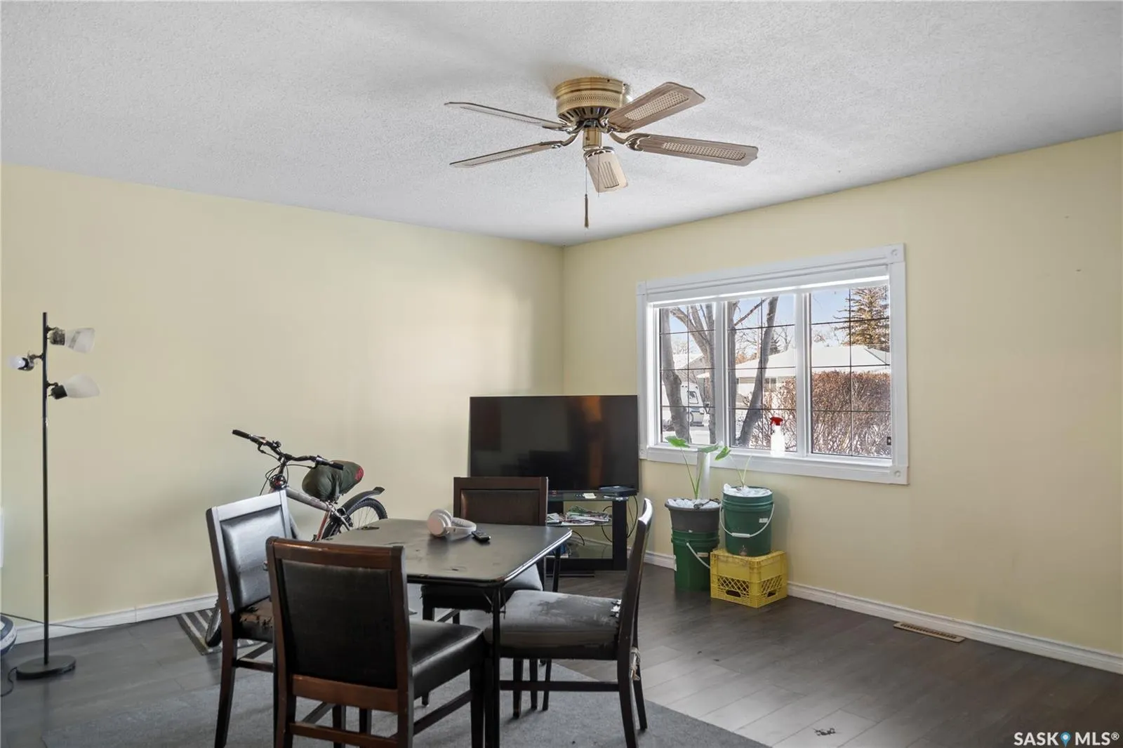 87 Robinson CRESCENT