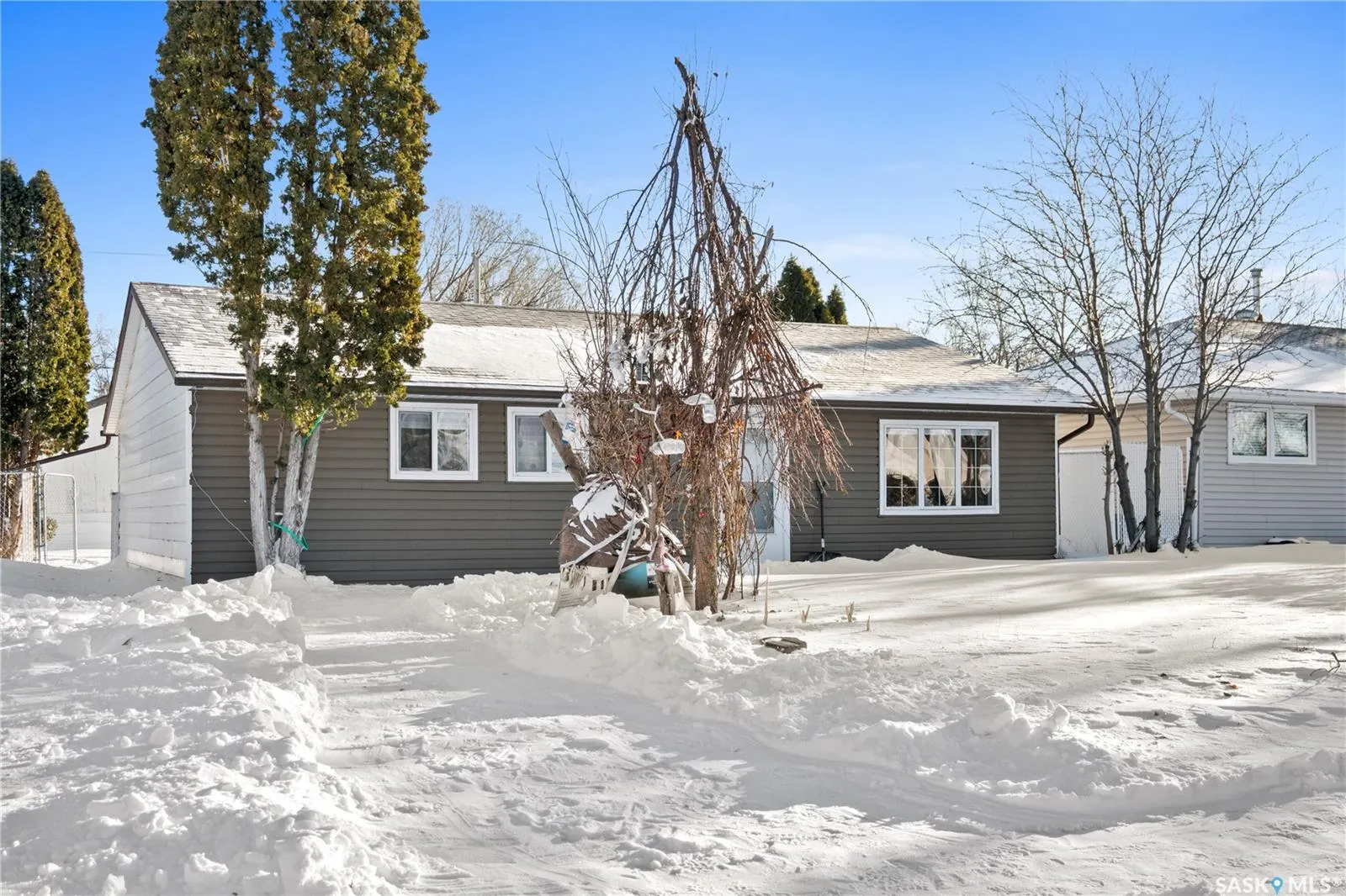 87 Robinson CRESCENT