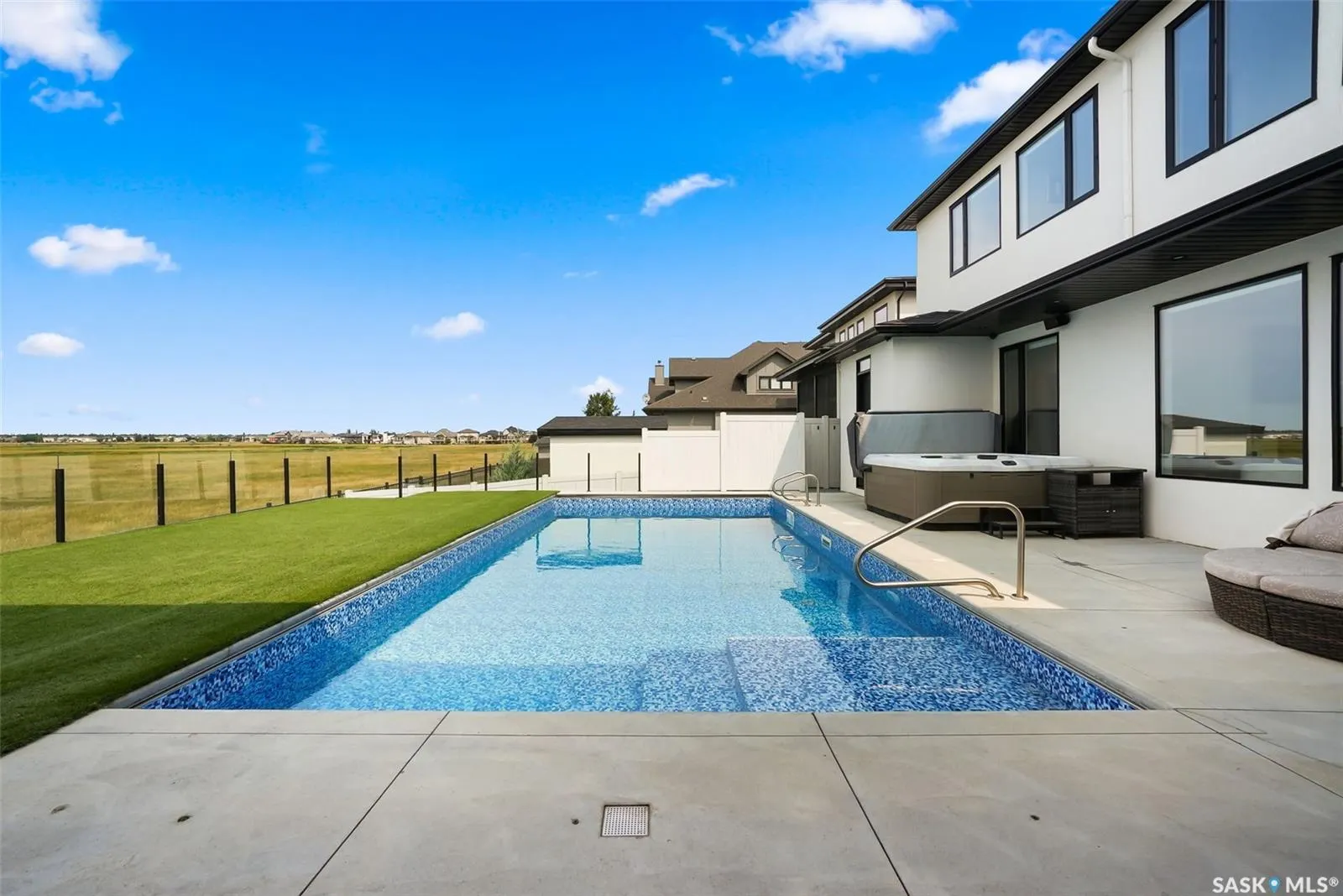 4404 Wild Rose DRIVE