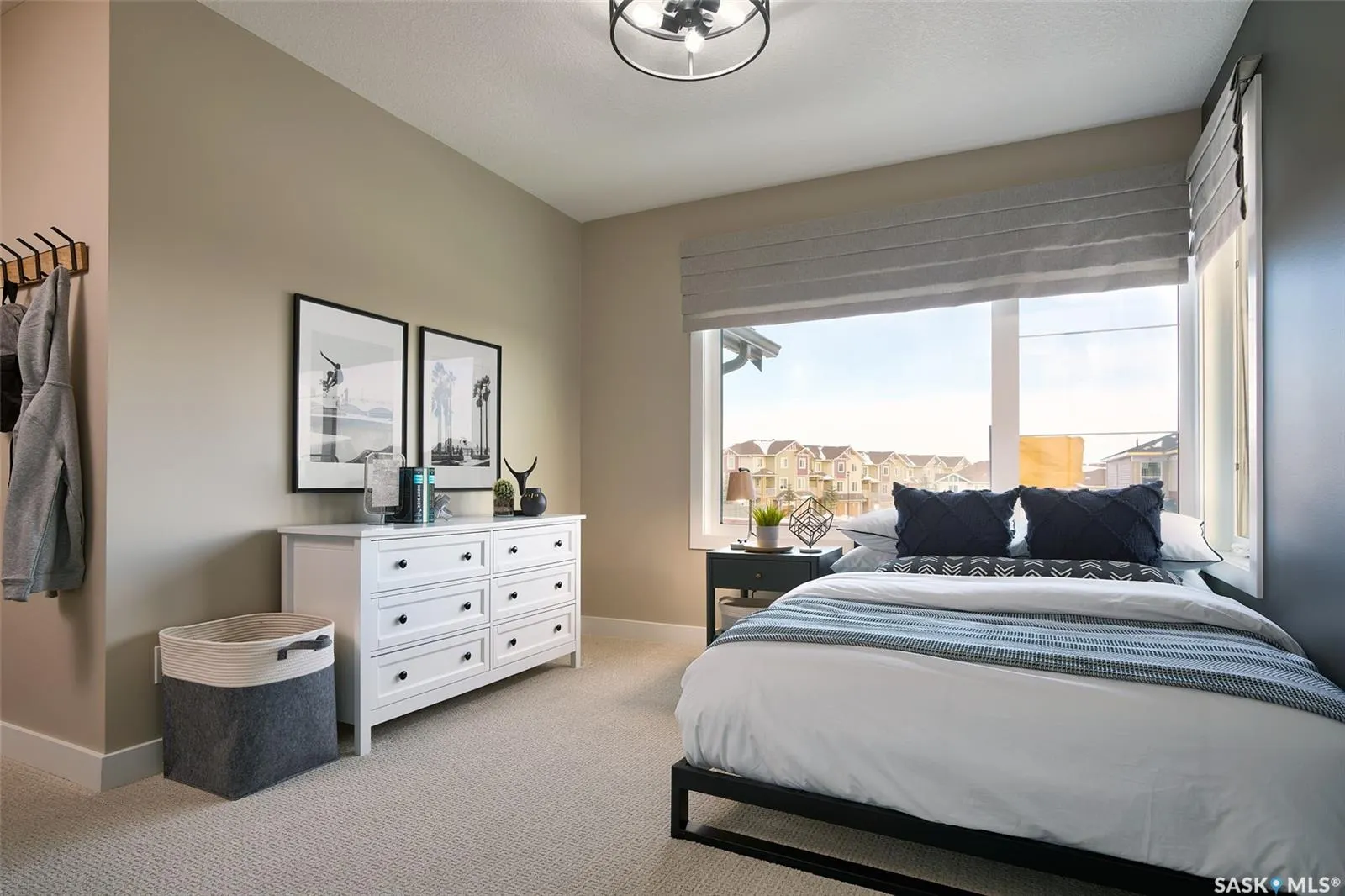 1112 Camden GARDENS