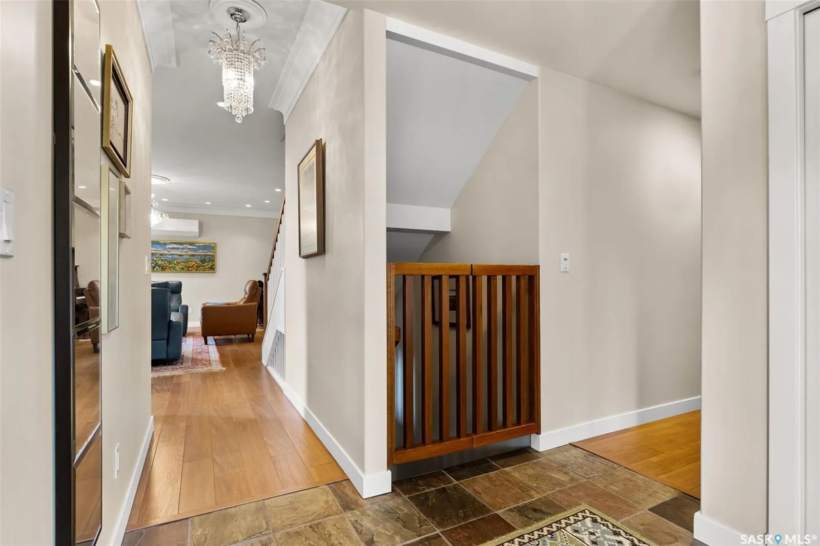 475 James STREET S