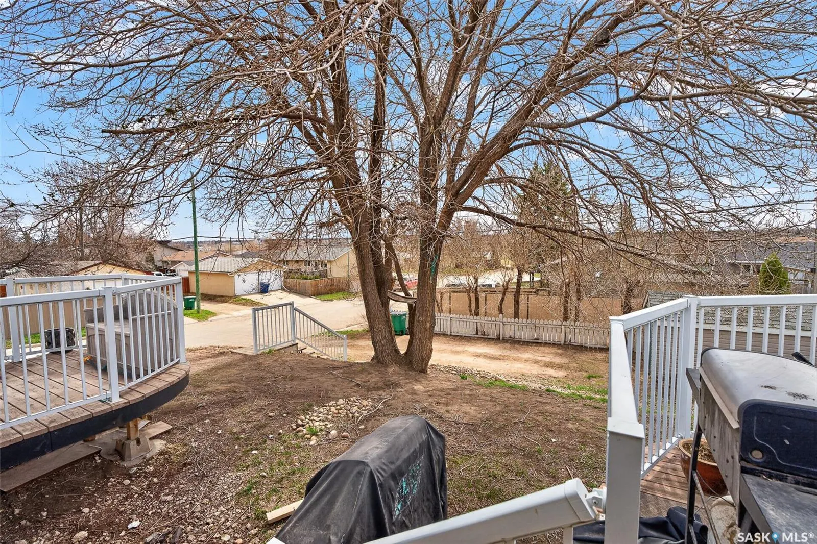 1303 Athabasca STREET W