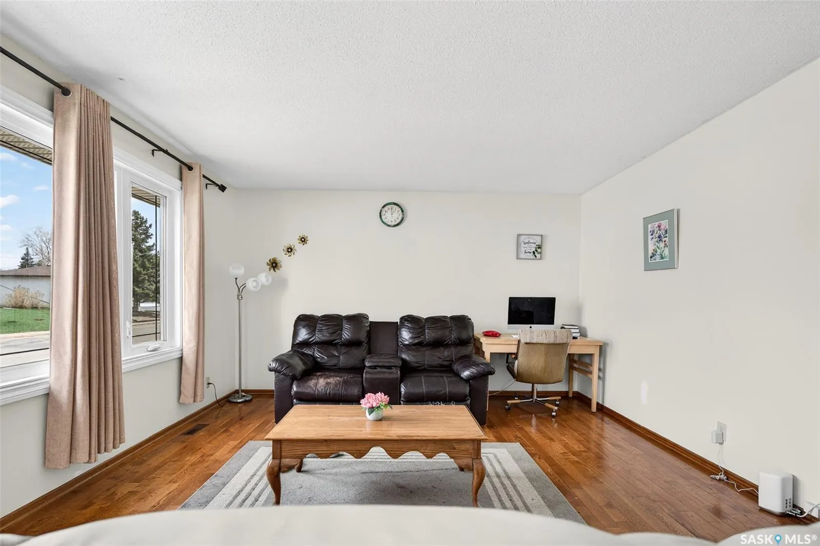 1303 Athabasca STREET W