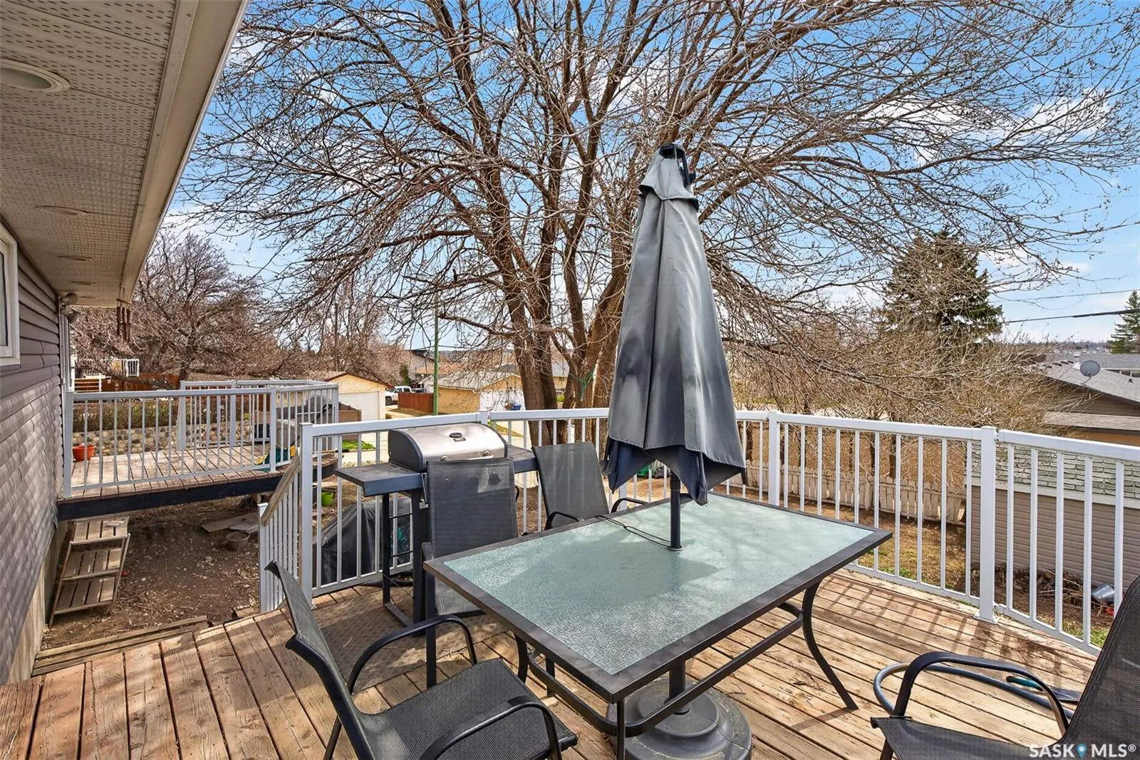 1303 Athabasca STREET W