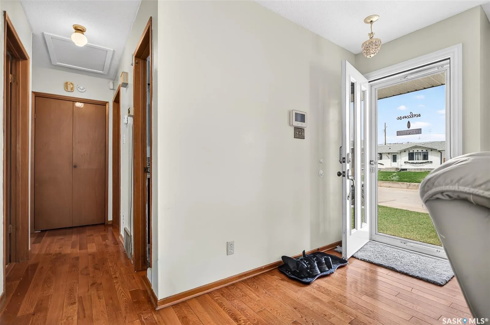 1303 Athabasca STREET W