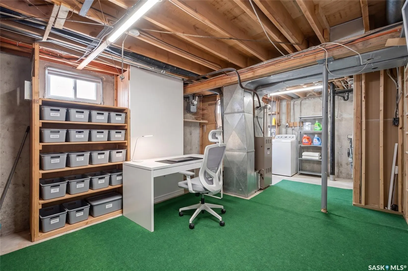 1303 Athabasca STREET W