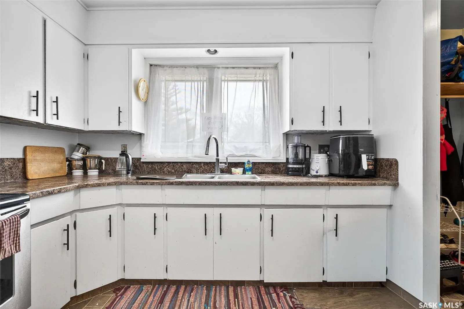 1303 Athabasca STREET W