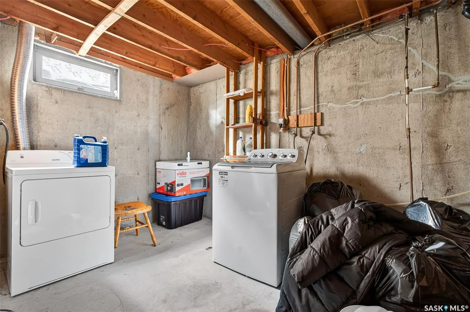 1303 Athabasca STREET W