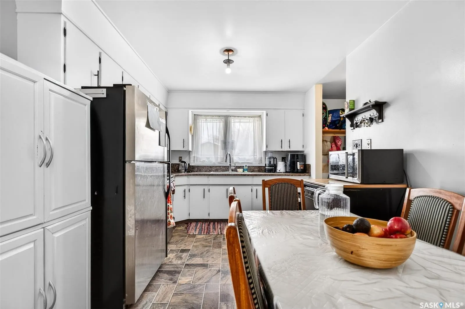 1303 Athabasca STREET W