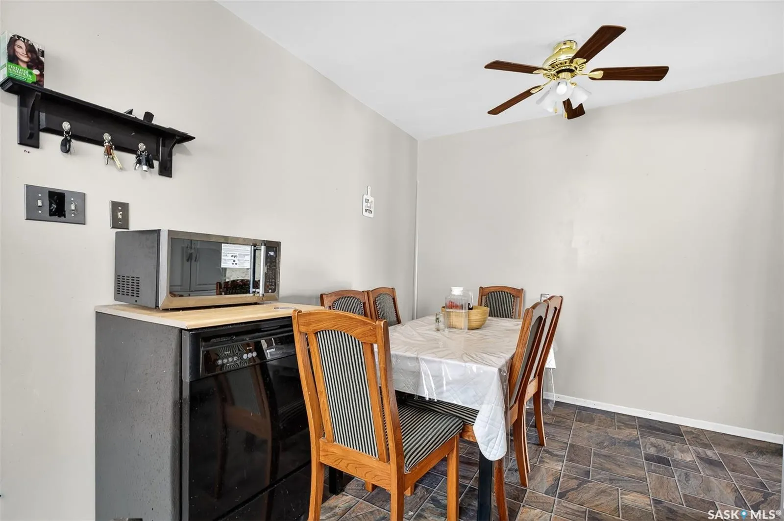 1303 Athabasca STREET W
