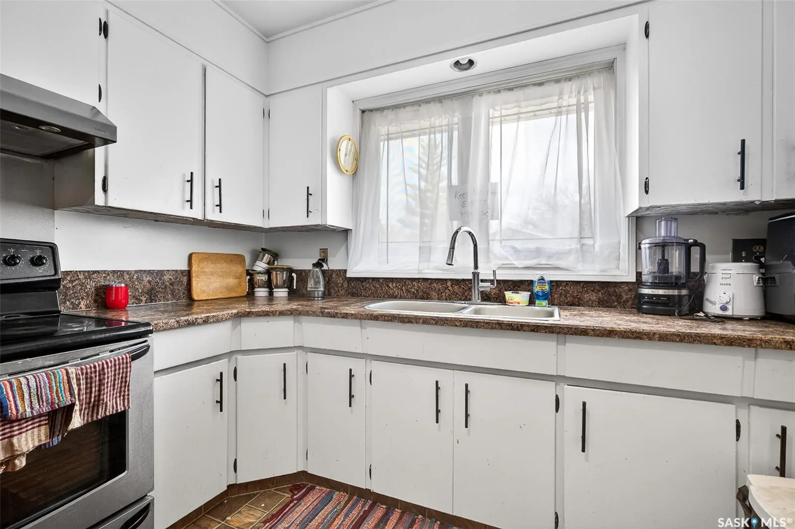 1303 Athabasca STREET W