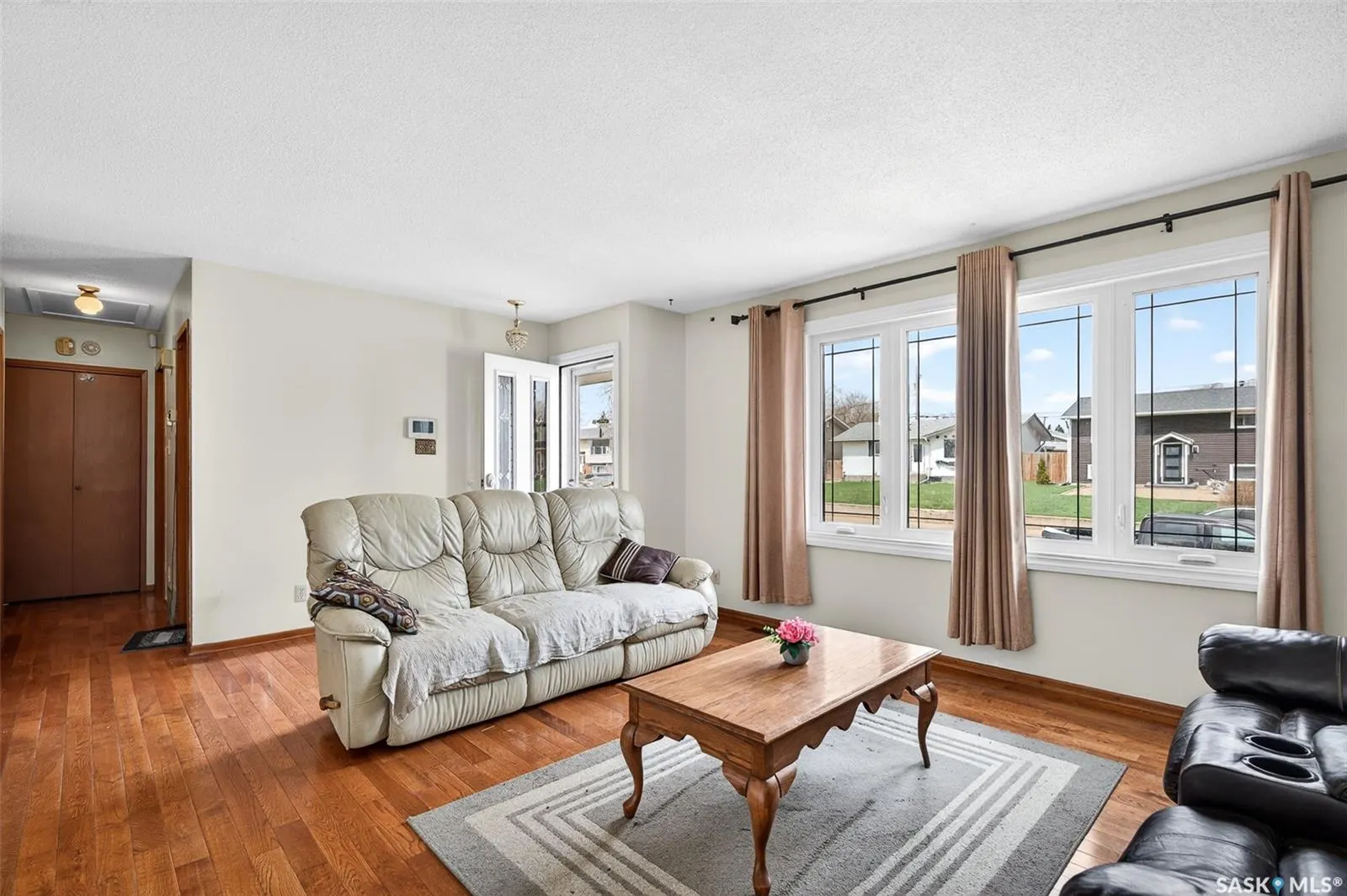 1303 Athabasca STREET W