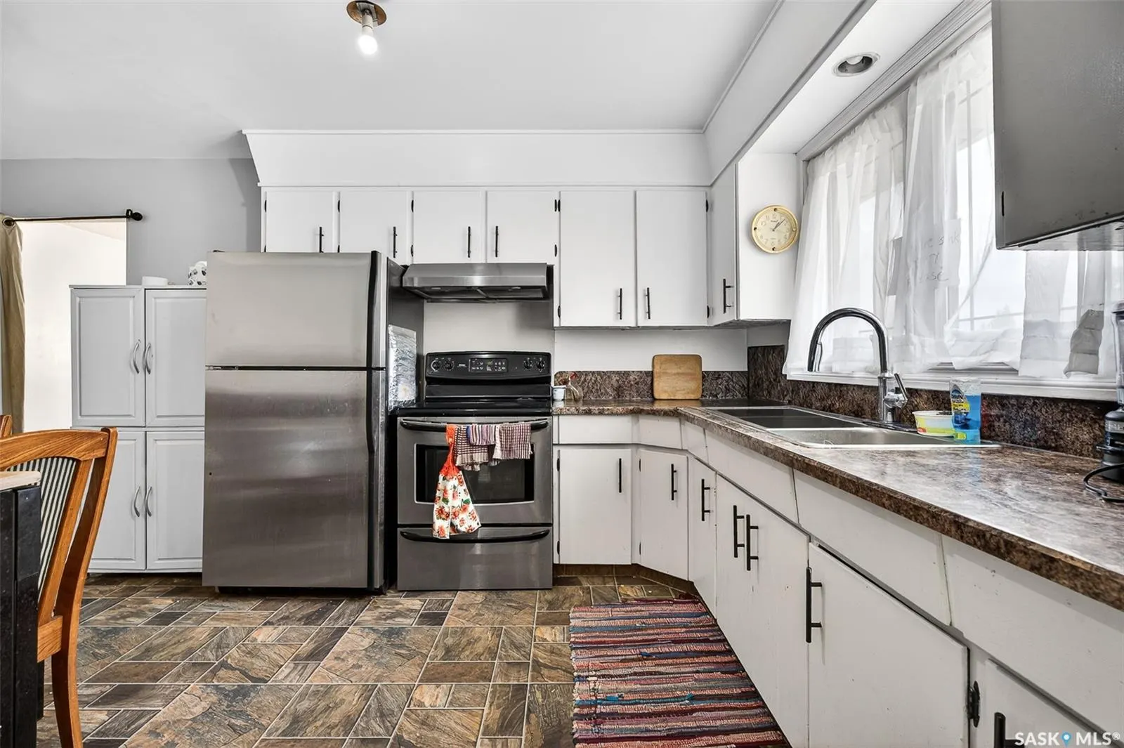 1303 Athabasca STREET W